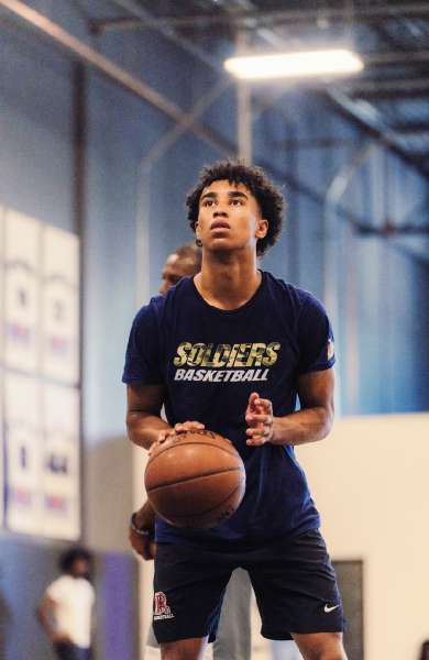  Practicing free throws, TT Carr is focused on making his shot in the basket. Last season, Carr was named Marin County Athletic League Player of the Year. (Photo courtesy of TT Carr)
